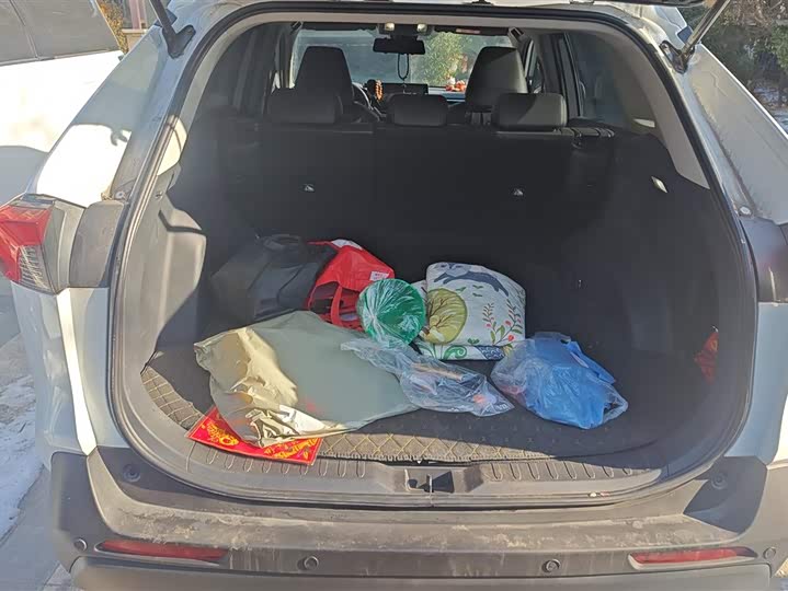 Фото 4 - Toyota RAV4