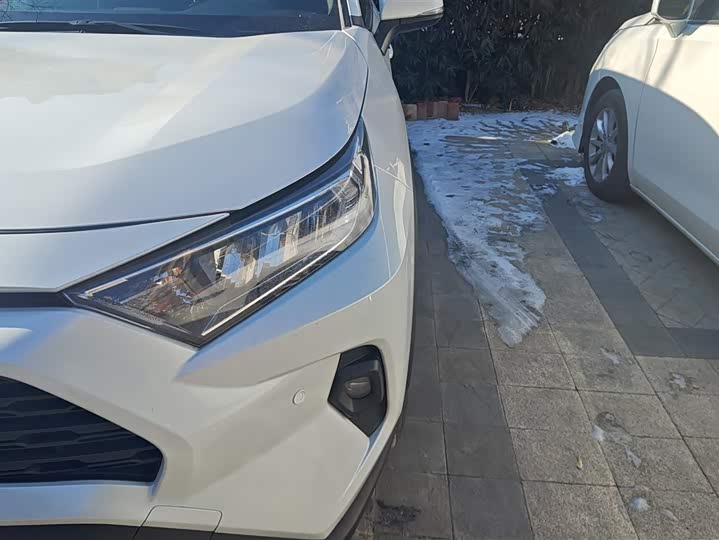 Фото 5 - Toyota RAV4