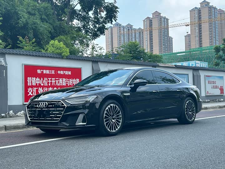 Фото 1 - Audi A7L