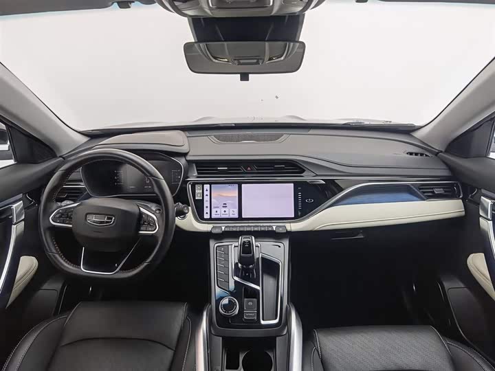 Фото 5 - Geely Atlas