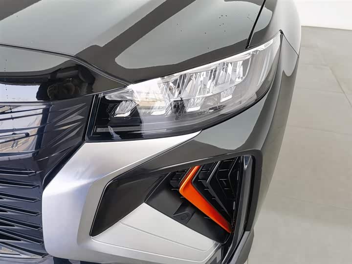 Фото 7 - Geely Atlas