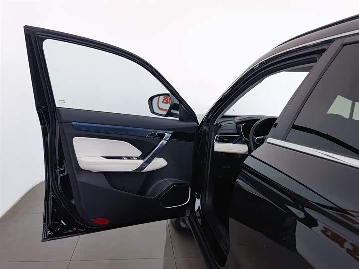 Фото 8 - Geely Atlas