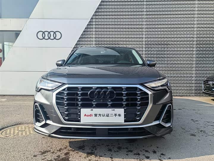 Фото 2 - Audi Q3