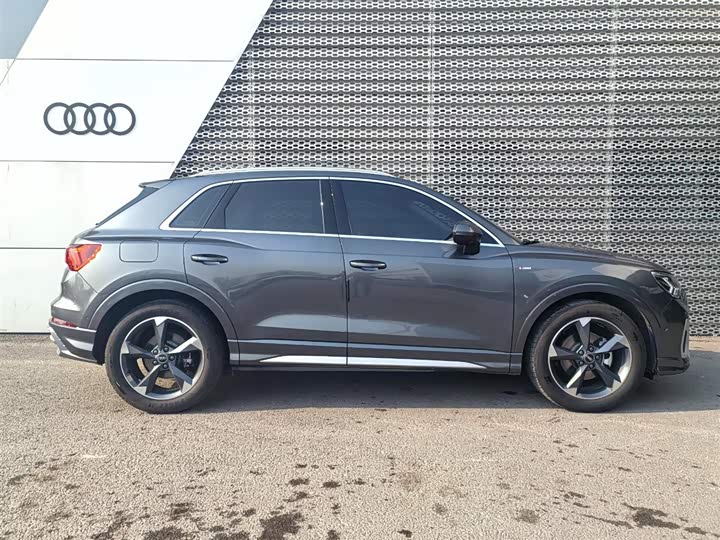 Фото 5 - Audi Q3