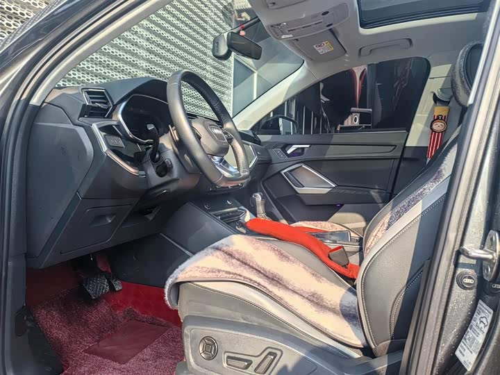 Фото 6 - Audi Q3