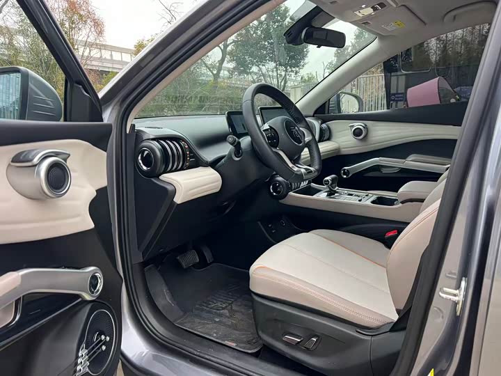 Фото 8 - BYD Yuan Plus