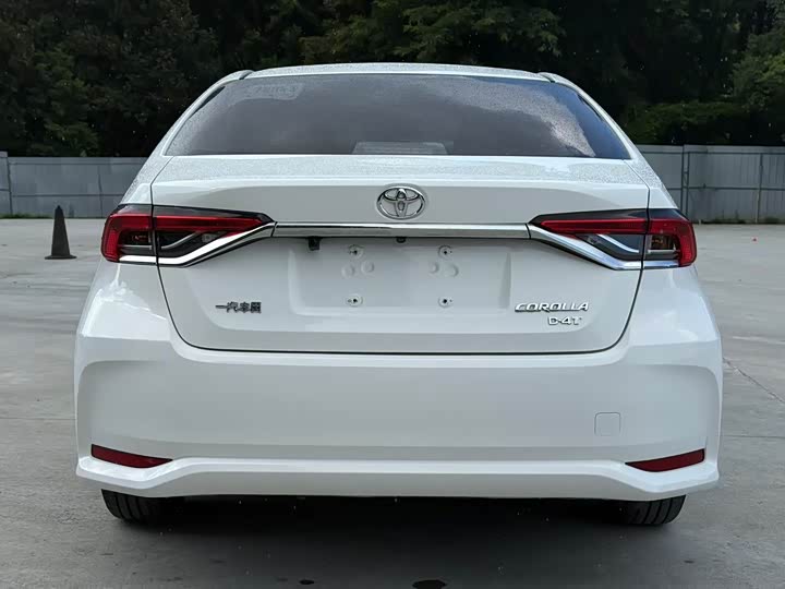 Фото 5 - Toyota Corolla