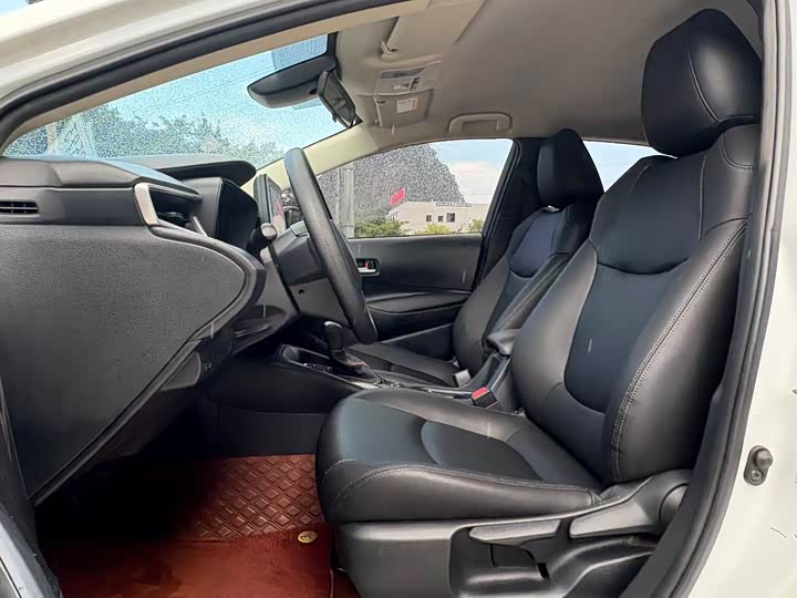 Фото 8 - Toyota Corolla