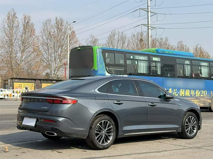 Фото 7 - Geely Preface