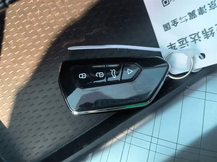 Фото 9 - Geely Preface