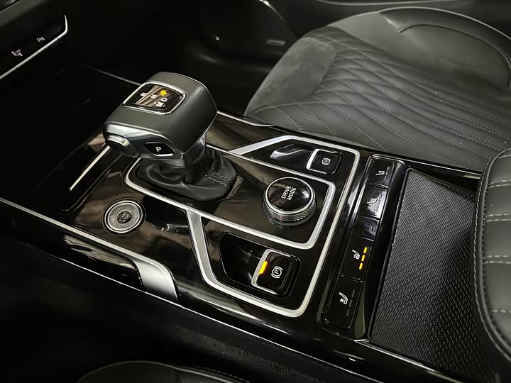 Фото 9 - Hongqi HS5