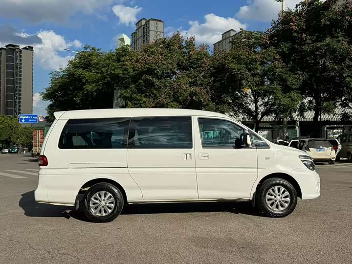 Фото 3 - Dongfeng Forthing Lingzhi M5 EV