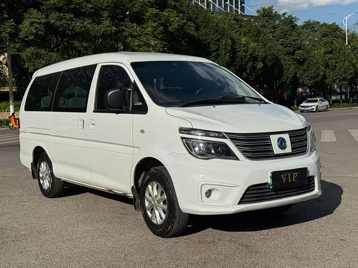 Фото 4 - Dongfeng Forthing Lingzhi M5 EV