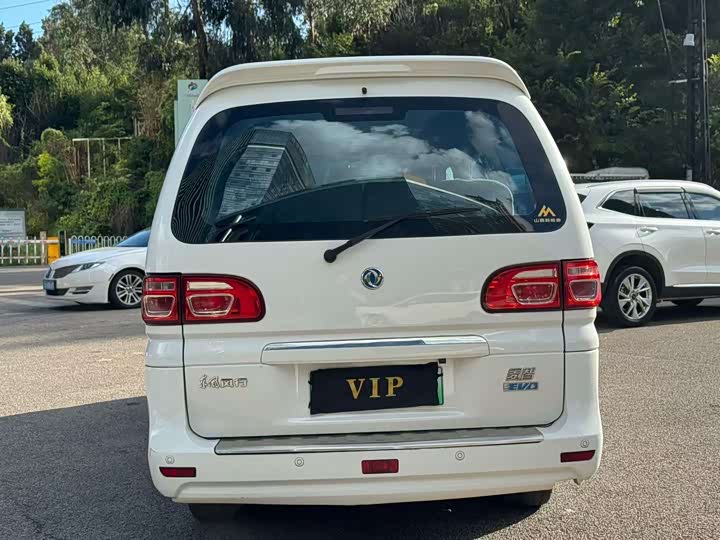 Фото 8 - Dongfeng Forthing Lingzhi M5 EV