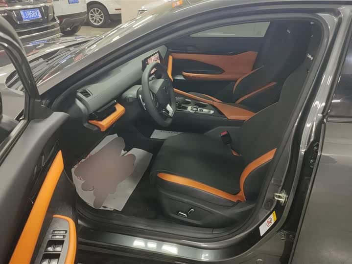 Фото 9 - Changan UNI-V