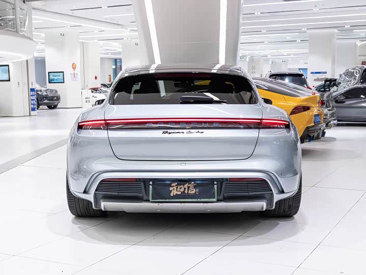 Фото 6 - Porsche Taycan