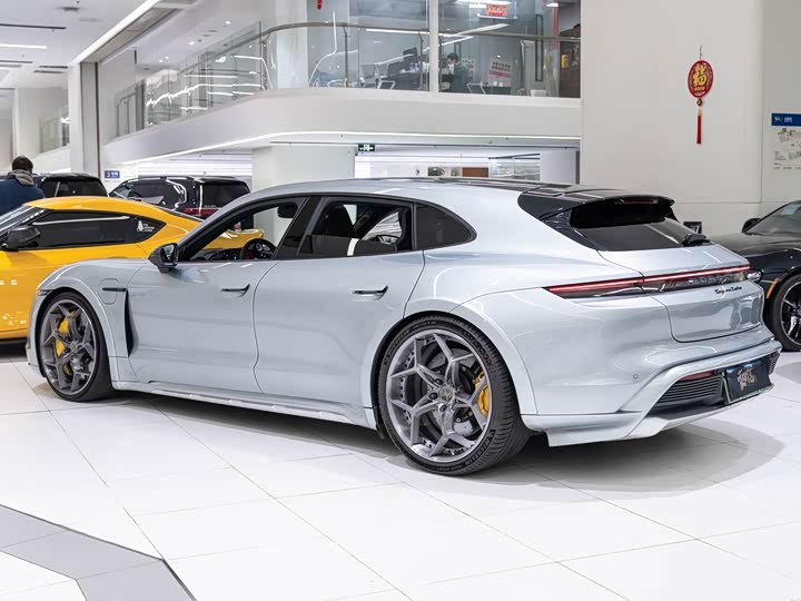 Фото 7 - Porsche Taycan