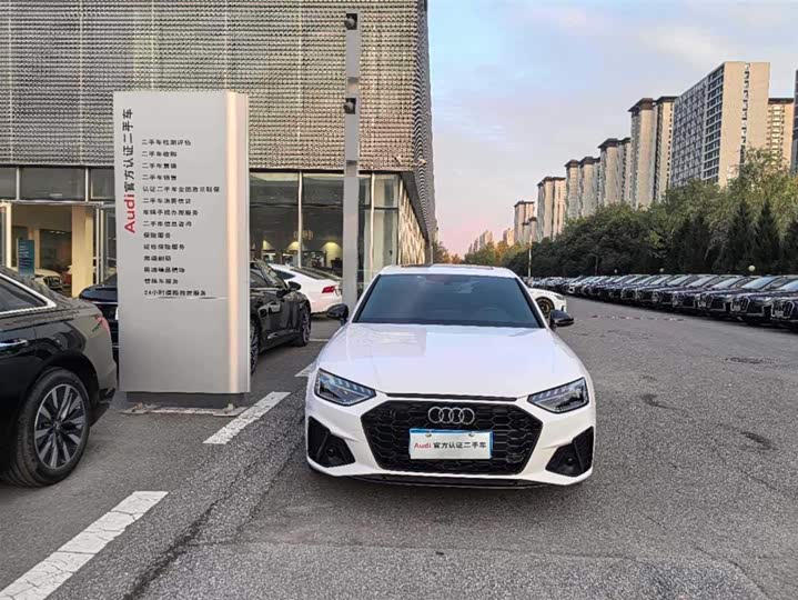 Фото 1 - Audi A4L