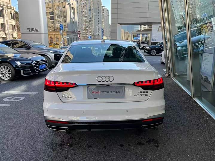 Фото 9 - Audi A4L