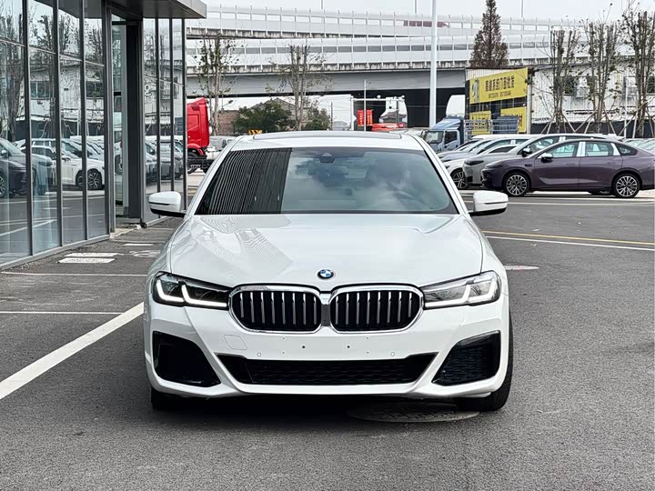 Фото 2 - BMW 5 Series