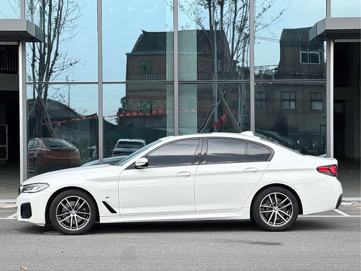 Фото 5 - BMW 5 Series