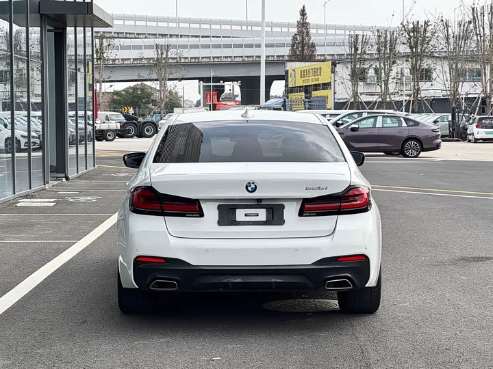 Фото 8 - BMW 5 Series