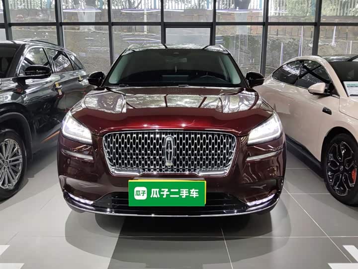 Фото 3 - Lincoln Corsair