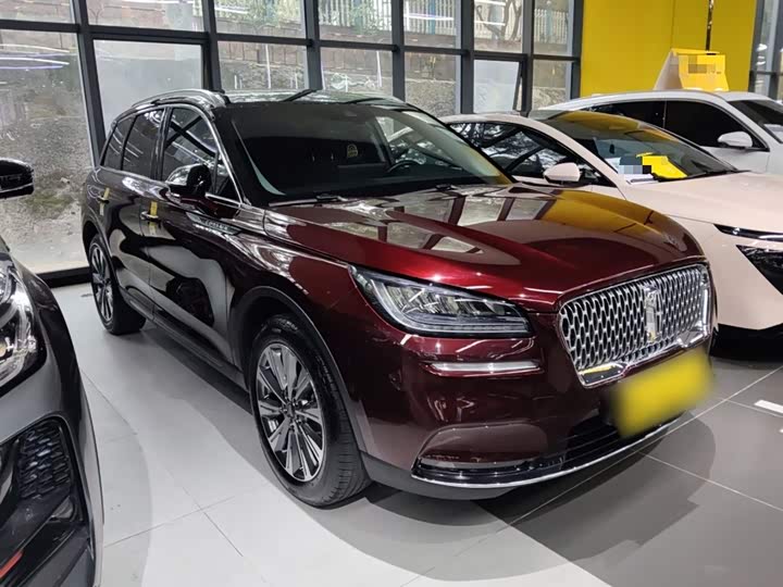 Фото 4 - Lincoln Corsair