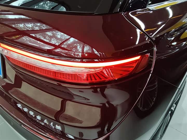 Фото 8 - Lincoln Corsair