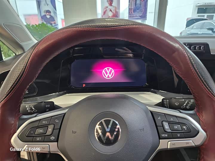 Фото 2 - Volkswagen Golf