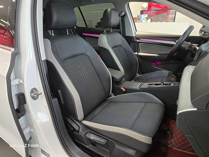 Фото 5 - Volkswagen Golf