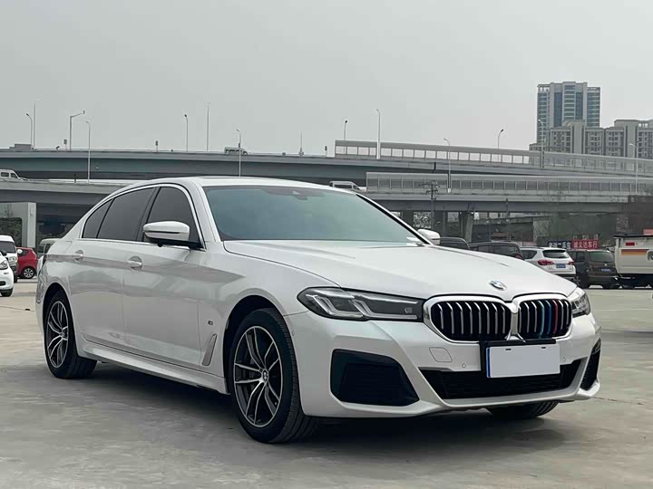 Фото 3 - BMW 5 Series