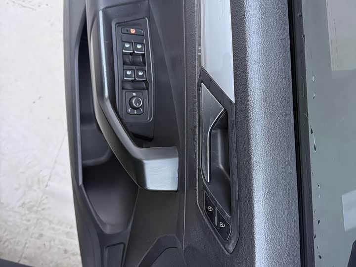 Фото 4 - Volkswagen T-Roc