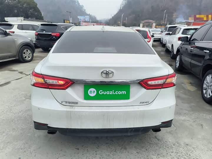 Фото 6 - Toyota Camry