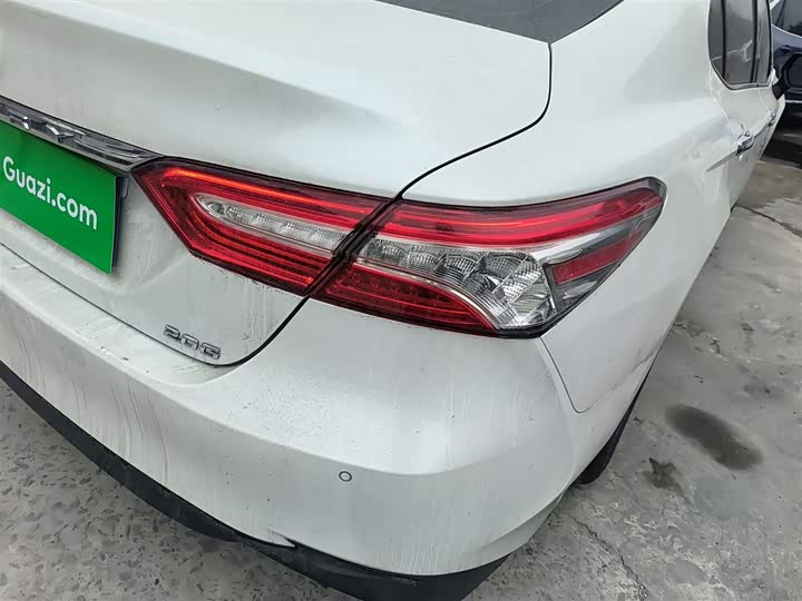 Фото 8 - Toyota Camry