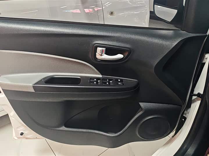 Фото 7 - Changan BenBen E-Star