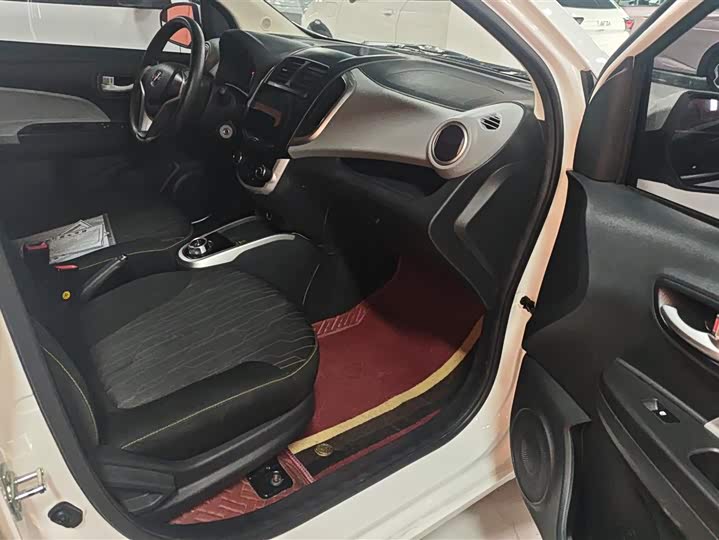 Фото 8 - Changan BenBen E-Star