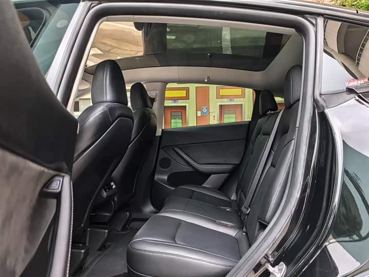 Фото 6 - Tesla Model Y