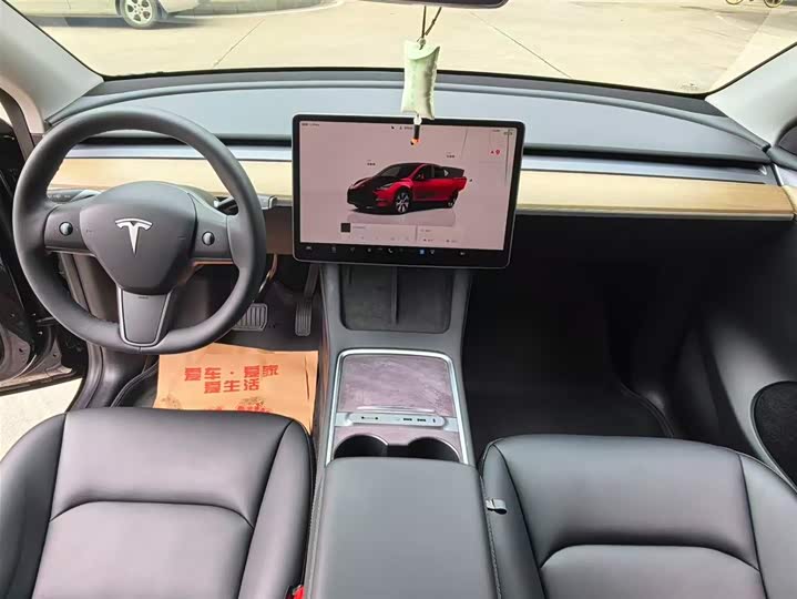 Фото 9 - Tesla Model Y
