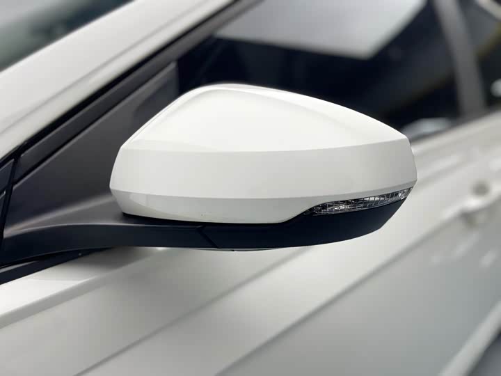 Фото 9 - Volkswagen Polo