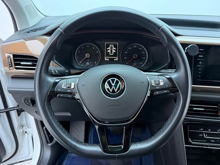 Фото 7 - Volkswagen Tharu