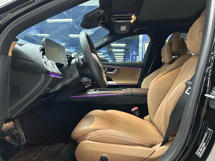 Фото 4 - Mercedes-Benz E-Class