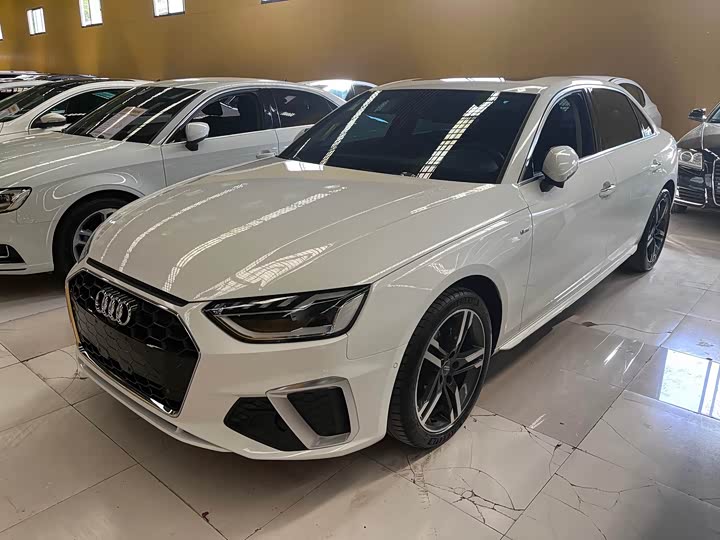 Фото 1 - Audi A4L