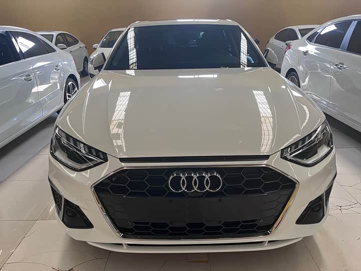 Фото 2 - Audi A4L