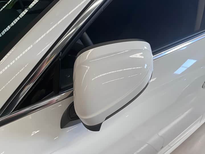 Фото 5 - Audi A4L