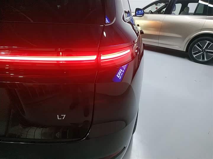 Фото 8 - LiXiang L7