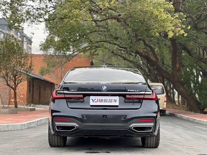 Фото 4 - BMW 7 Series