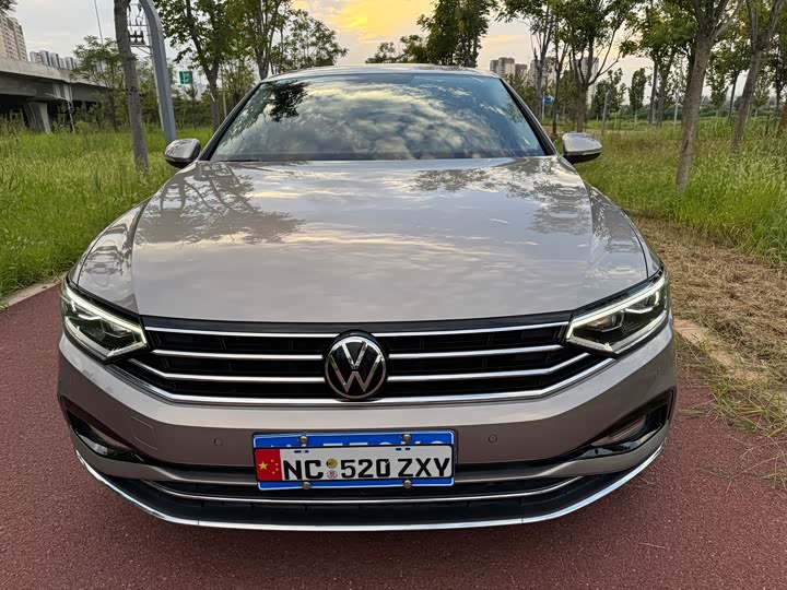 Фото 2 - Volkswagen Magotan