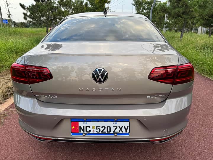 Фото 8 - Volkswagen Magotan