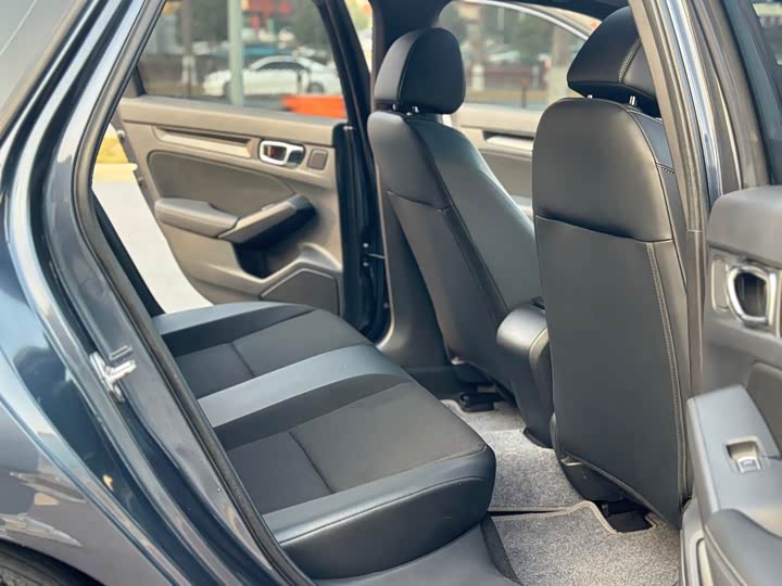 Фото 8 - Honda Civic